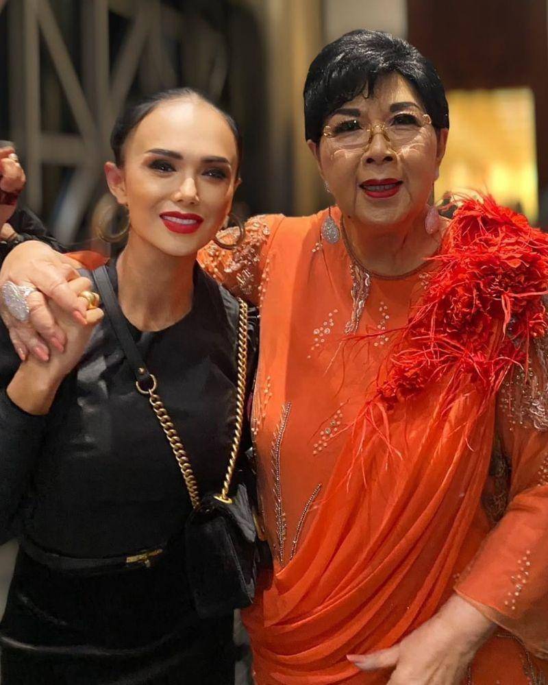 Instagram.com/yunishara36